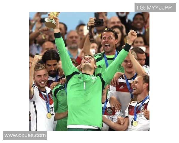 德国足球明星搞笑恶搞图片集锦让你捧腹大笑的精彩瞬间